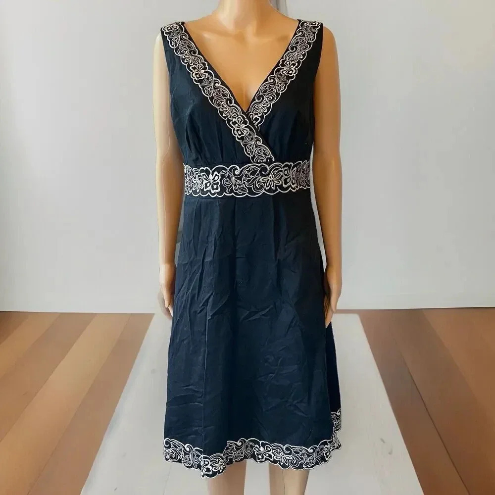 Tweeds Black Floral Embroidery Cotton sleeveless lining Midi Dress Sz 10 Y Neck